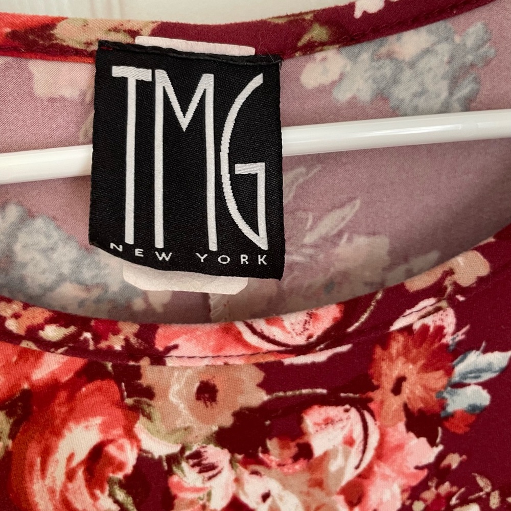 6/$20 Sweet TMG New York Dress, Soft Red Floral Design, Feminine, Vintage Vibe - Picture 3 of 9